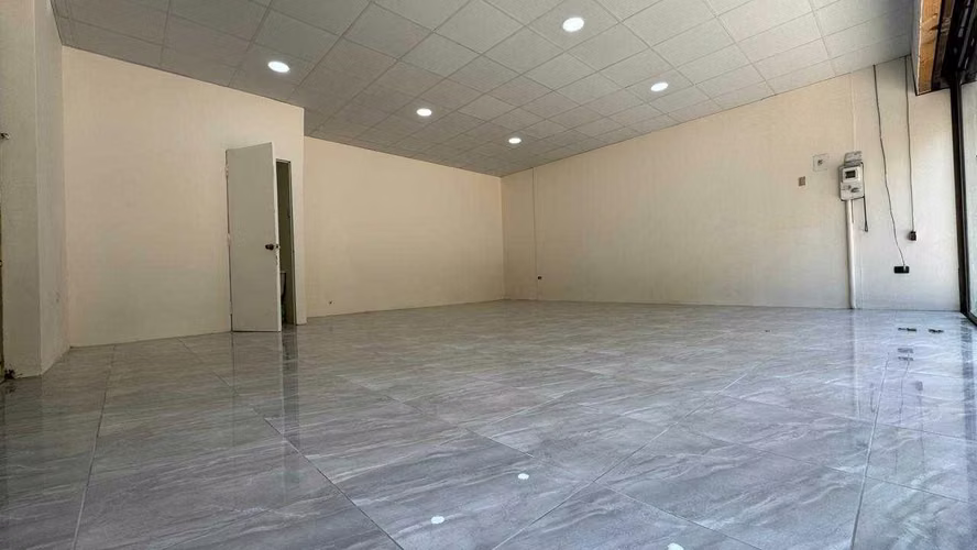 Gran local, luminoso (129171) - Imagen 4