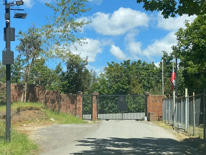 Se Vende hermosa y amplia Casa en Parcelación Lagunitas