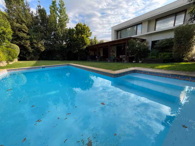 Venta casa 5D 4B Colegio Alemán Chicureo (129100)