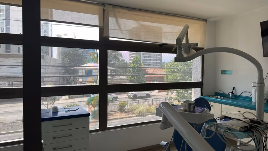 VENTA DE CONSULTA DENTAL A PUERTAS CERRADAS  2 PRIVADOS MAS ESTACIONAMIENTO