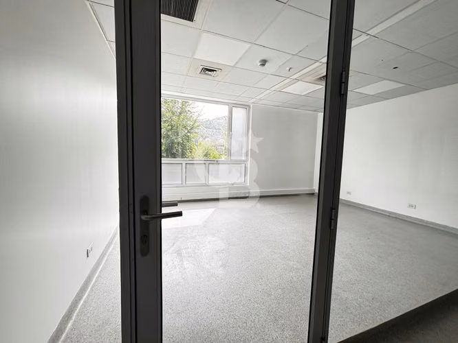 Oficina Ciudad Empresarial 286 m2