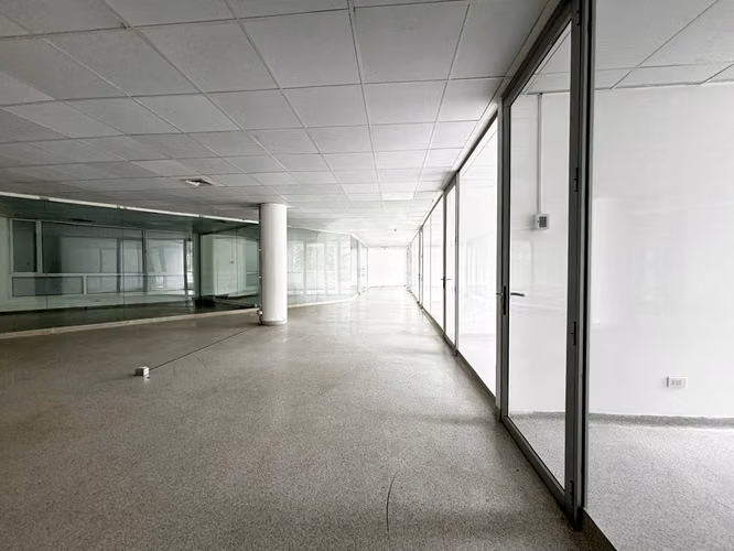 Oficina Ciudad Empresarial 286 m2