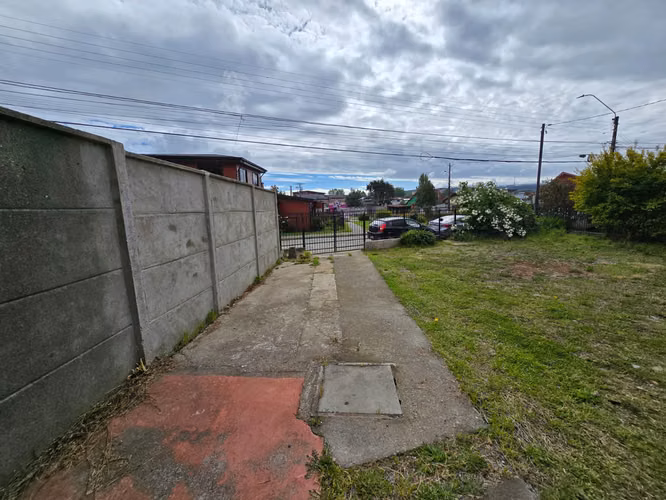 Venta de amplio terreno con cabaña en sector Bueras, Valdivia - Imagen 4