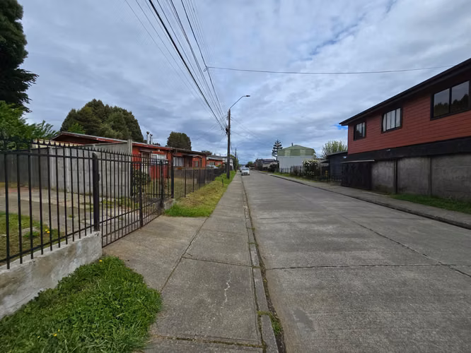 Venta de amplio terreno con cabaña en sector Bueras, Valdivia - Imagen 10