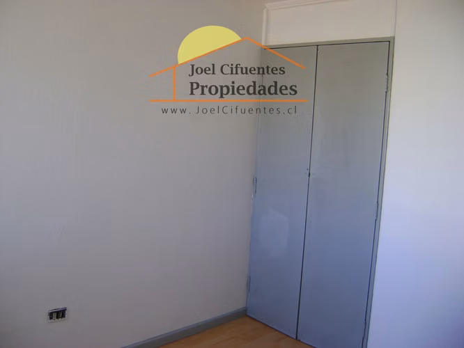 Casa sólida, 2 pisos, 4 dormitorios, 1 baño. Cod-2395