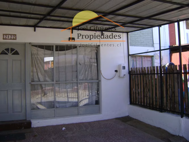 Casa sólida, 2 pisos, 4 dormitorios, 1 baño. Cod-2395