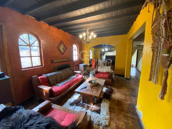 Casa con gran terreno en La Reina
