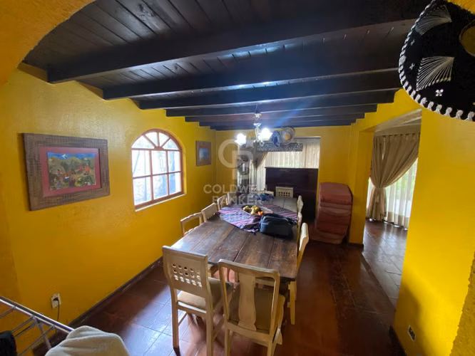 Casa con gran terreno en La Reina