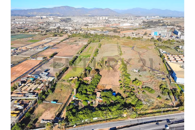 Se vende terreno de 2 Ha. En Ruta 5 Peñuelas.