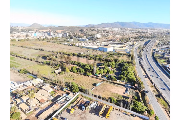 Se vende terreno de 2 Ha. En Ruta 5 Peñuelas.