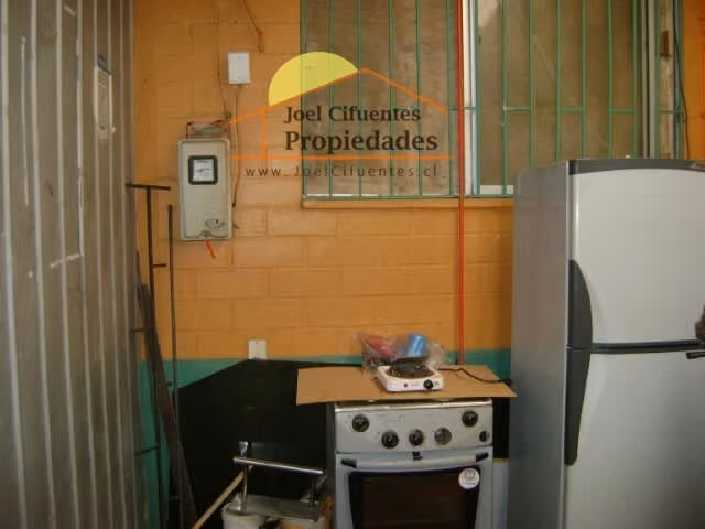 Casa con 2 negocio en arriendo (botillería- peluquería) Cod-2245
