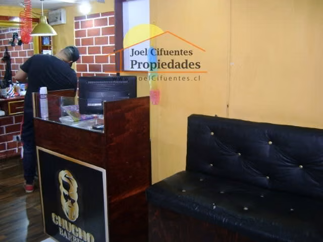 Casa con 2 negocio en arriendo (botillería- peluquería) Cod-2245