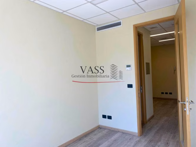 VASS arrienda oficina 1P 1B 1E en edificio Reitz, El Salto. Viña del Mar