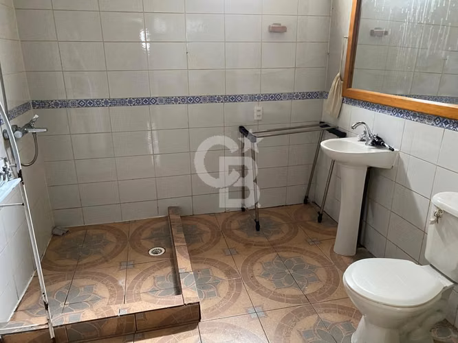 Se vende amplia casa en Llanquihue