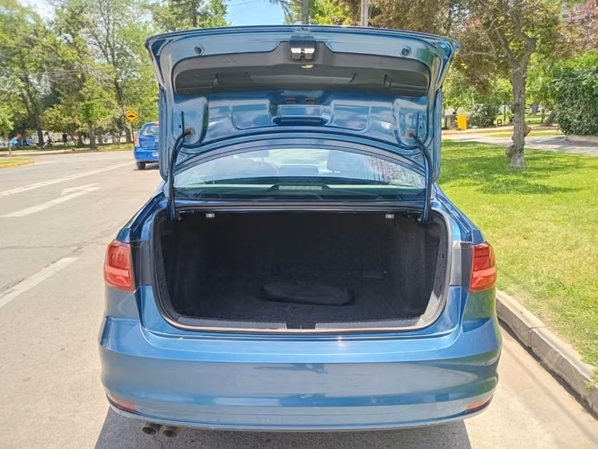 VOLKSWAGEN BORA 2.0 TDI AT 2017