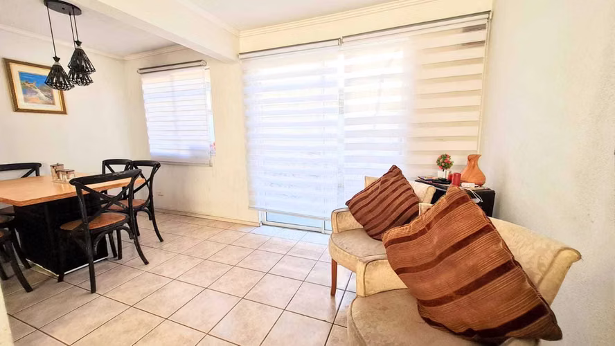 Casa Amplia, Metro lo Cruzat, Quilicura  (130664)