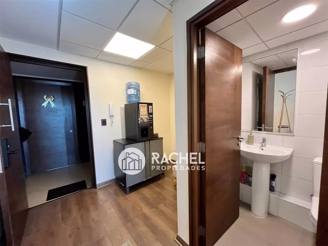 SE VENDE OFICINA AMOBLADA MAS BODEGA- Edificio K-Busisness Center - Imagen 13