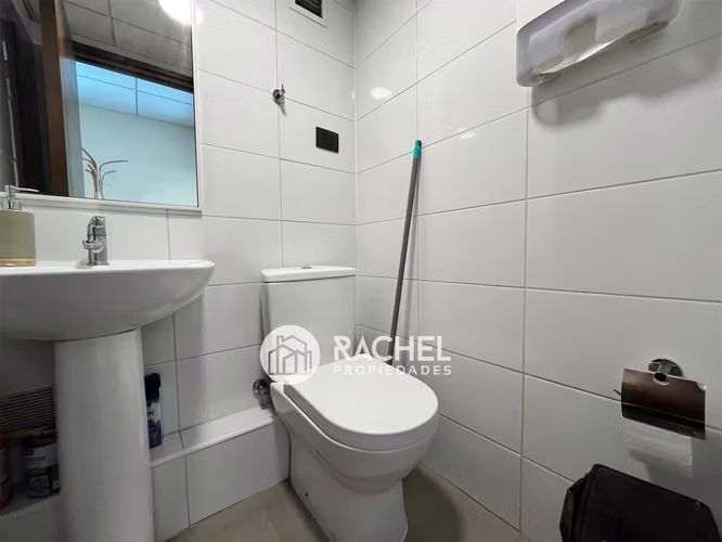 SE VENDE OFICINA AMOBLADA MAS BODEGA- Edificio K-Busisness Center - Imagen 8