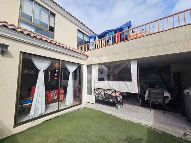 Hermosa Casa sector Costa Laguna