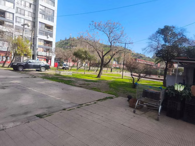 Amplio depto de 4D, A UNA CUADRA DE AV LA PAZ (130699)