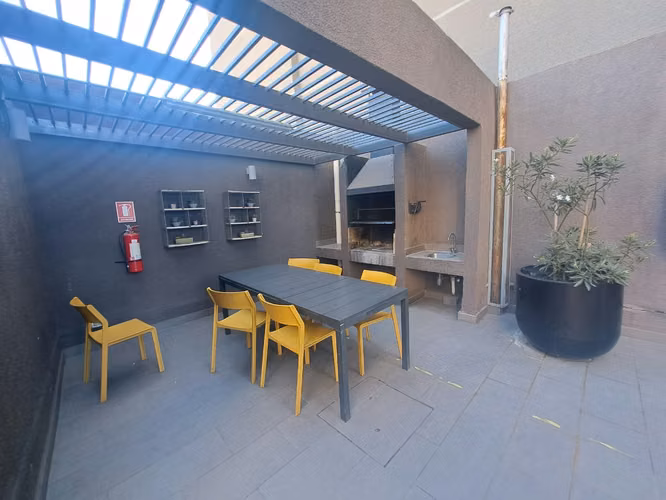 Departamento De 2 Dormitorios Con Estacionamiento Y Bodega