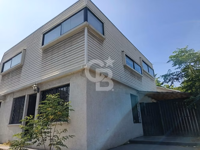 Casa esquina Parque Padre Alberto Hurtado - Las Condes