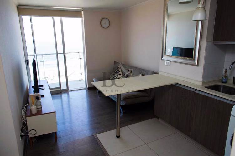 Se vende departamento frente a la costa. (131363)