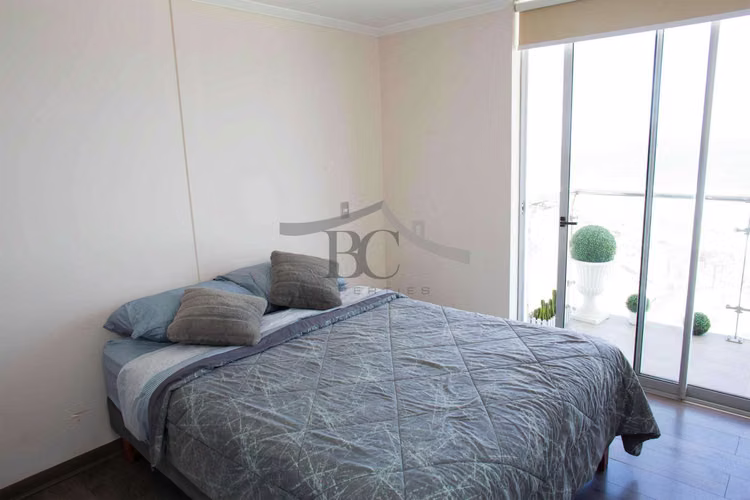 Se vende departamento frente a la costa. (131363)