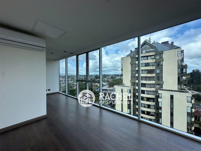 OFICINA EN ARRIENDO K BUSSISNES CENTER - Sector Hochstetter