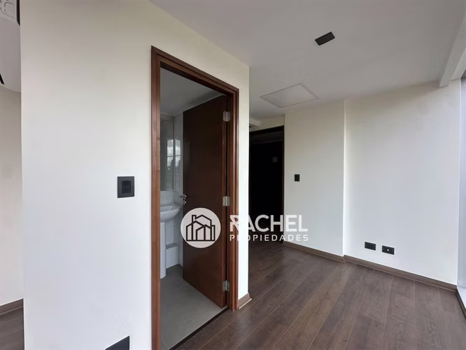 OFICINA EN ARRIENDO K BUSSISNES CENTER - Sector Hochstetter