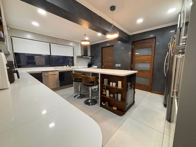 Gran Casa En El Mejor Sector De Curicó
