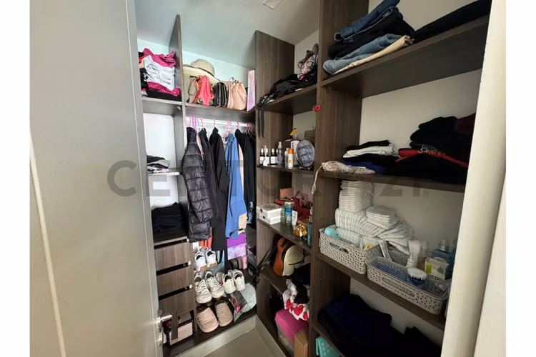 Se Vende Penthouse amoblado de 3 niveles en Laguna del Mar - Imagen 18