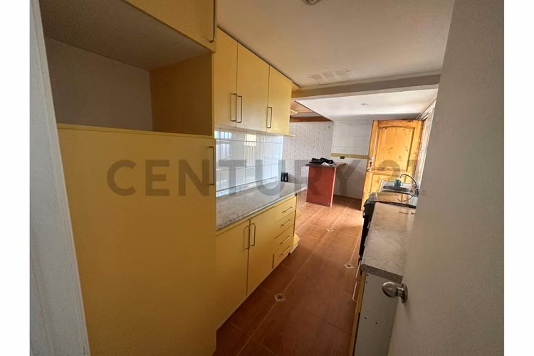 Se Vende casa comercial en Avenida Juan Cisternas