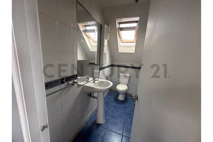 Se Vende casa comercial en Avenida Juan Cisternas