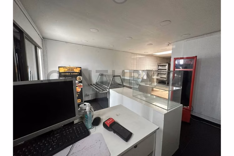 Se Vende casa comercial en Avenida Juan Cisternas