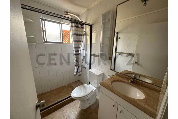 Se Vende casa comercial en Avenida Juan Cisternas
