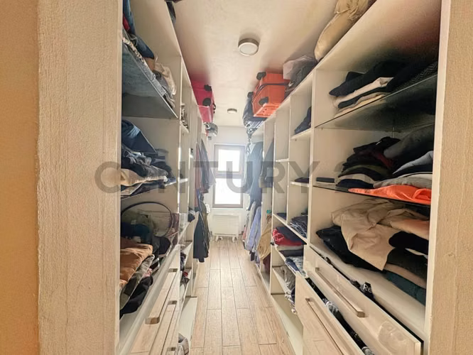 Se vende casa de dos niveles en San Joaquin - Imagen 6