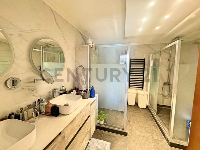 Se vende casa de dos niveles en San Joaquin - Imagen 5