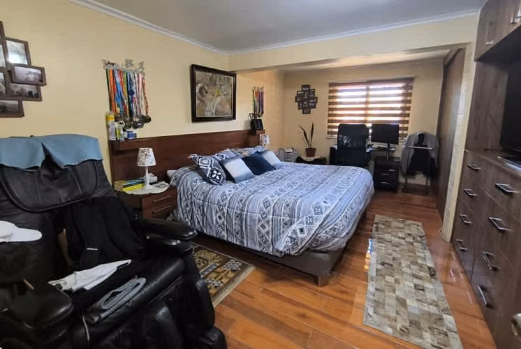 Casa ROJAS MAGALLANES CON AV. LA FLORIDA