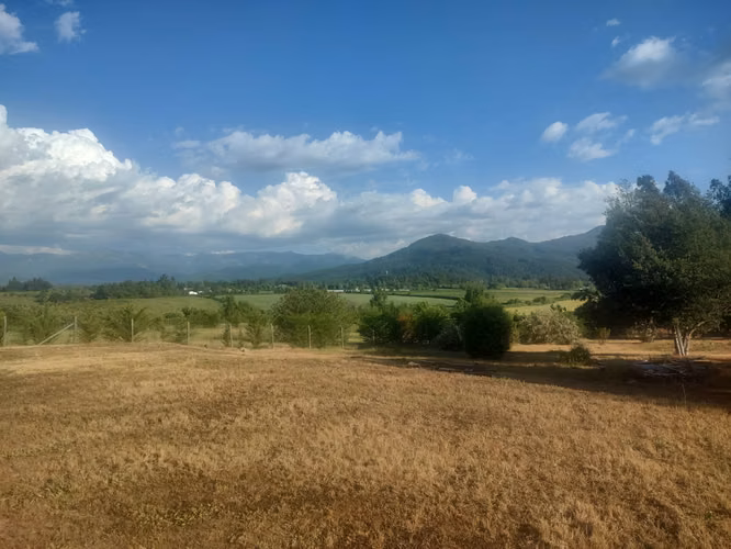 Casa , 3 dorm.3 baños, en parcela de 5000m2, sector Los Montes, Vilches