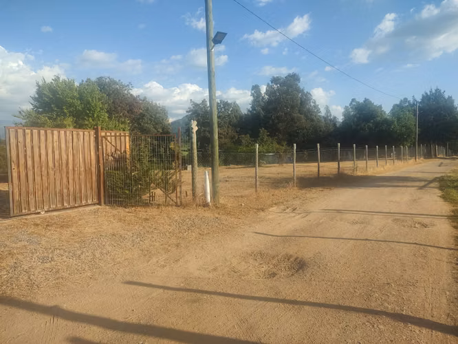 Casa , 3 dorm.3 baños, en parcela de 5000m2, sector Los Montes, Vilches