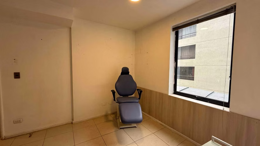 Venta de Oficina – Comunidad Médico Alcántara (132225)