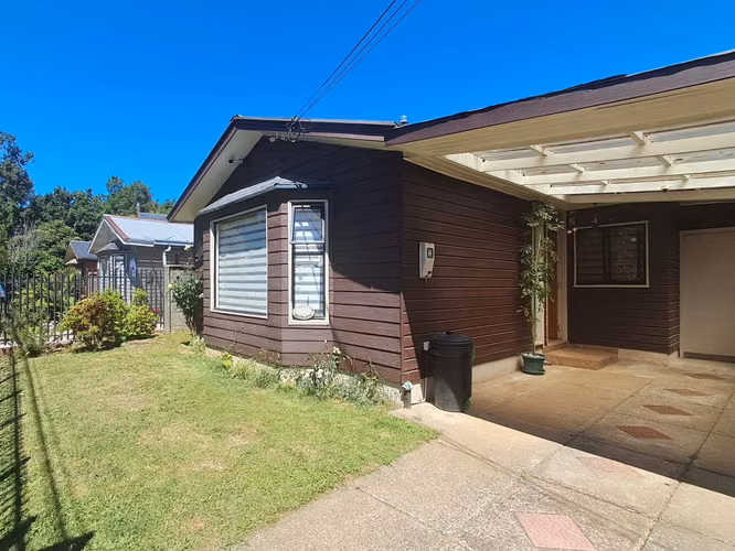 Se Vende amplia Casa en Sector El Bosque