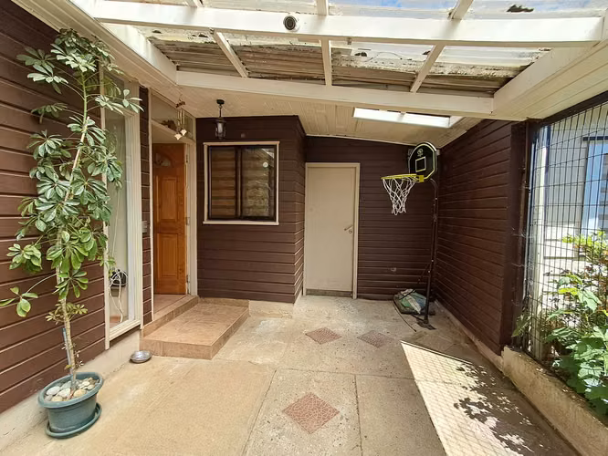 Se Vende amplia Casa en Sector El Bosque