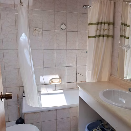 Se Vende amplia Casa en Sector El Bosque