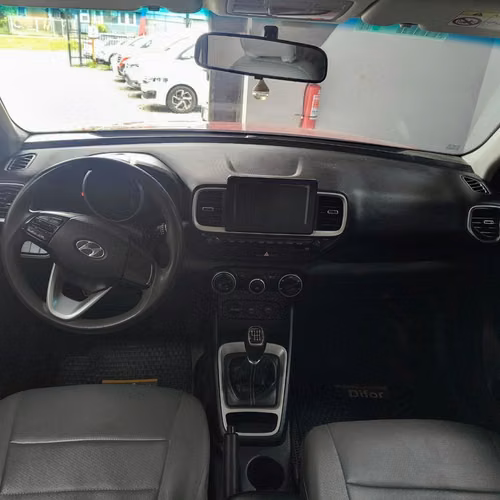 Hyundai venue Qx 1.6 MT plus