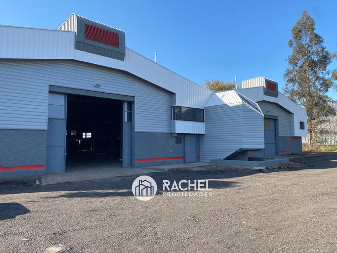 SE ARRIENDA GRAN BODEGA REMODELADA SOBRE RUTA 5- Sur/ Entrada Pillanlelbun