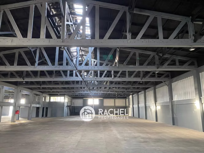 SE ARRIENDA GRAN BODEGA REMODELADA SOBRE RUTA 5- Sur/ Entrada Pillanlelbun
