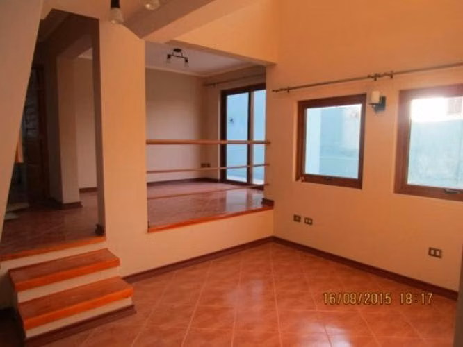 SE ARRIENDA CASA - GGV 1122-A– ARQUITECTURA MODERNA  SECTOR ESPERANZA -  QUILPUE