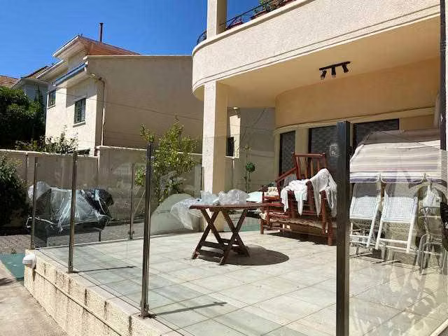 Tardicional Casona en Cerro Castillo (132622)